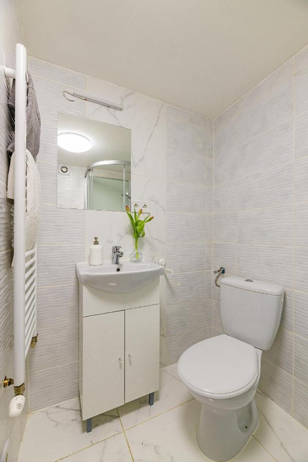 Crystal Downtown Apartment